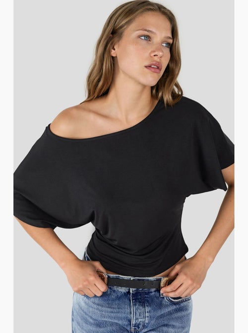 T-shirt loose fit com decote barco hiccup - Kiabi T-shirt loose fit com decote barco hiccup - Kiabi