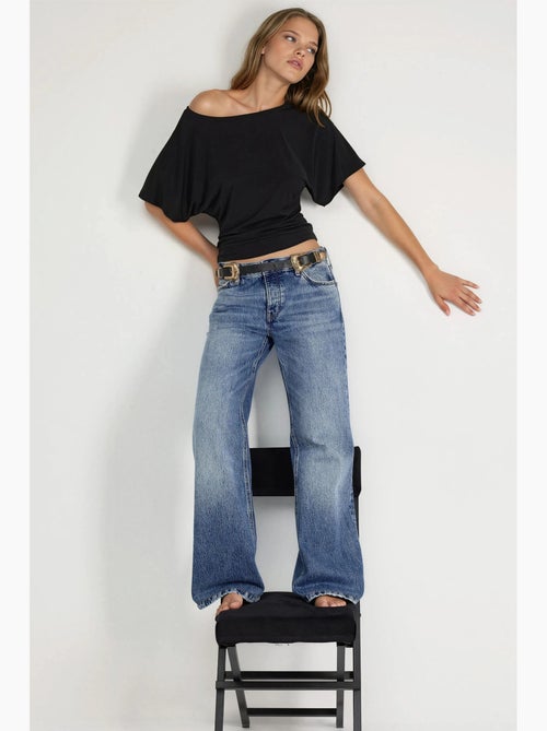 T-shirt loose fit com decote barco hiccup - Kiabi T-shirt loose fit com decote barco hiccup - Kiabi
