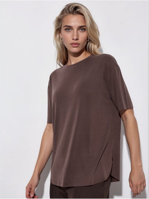 T-shirt loose fit com gola redonda busem - Kiabi T-shirt loose fit com gola redonda busem - Kiabi