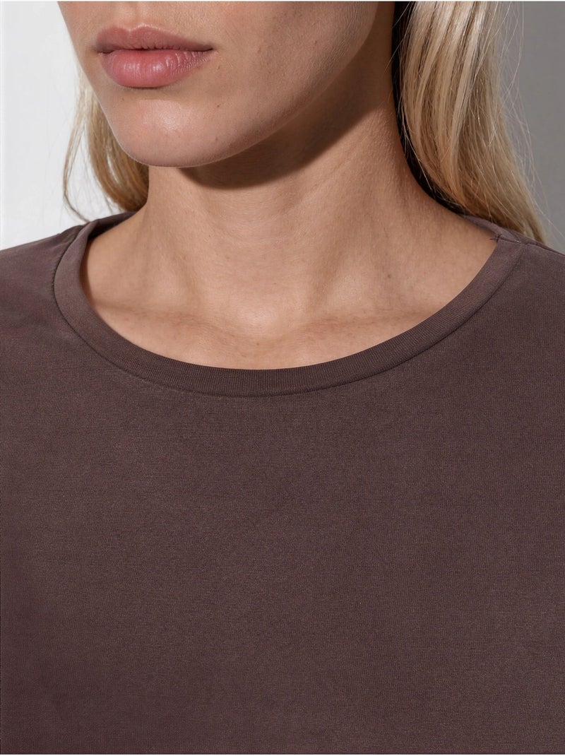 T-shirt loose fit com gola redonda busem Castanho-chocolate - Kiabi