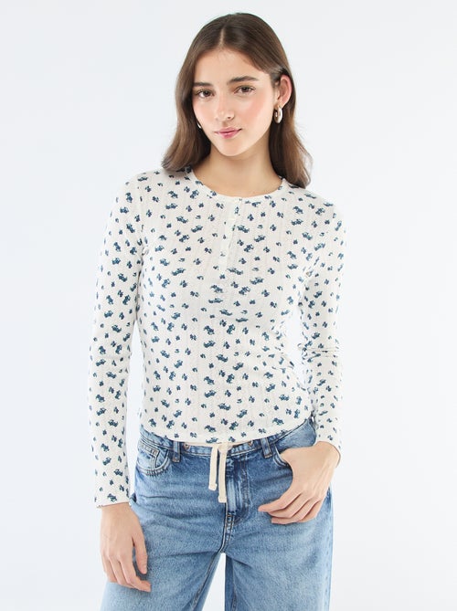 T-shirt malha com furinhos e flores - Kiabi