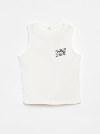T-shirt manga cava com bordado