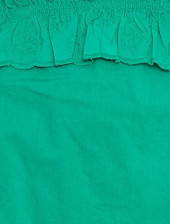 T-shirt manga cava em voile de algodão com bordado inglês