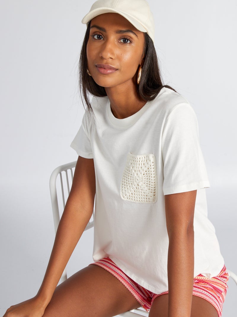 T-shirt manga curta com bolso em malha croché BRANCO - Kiabi