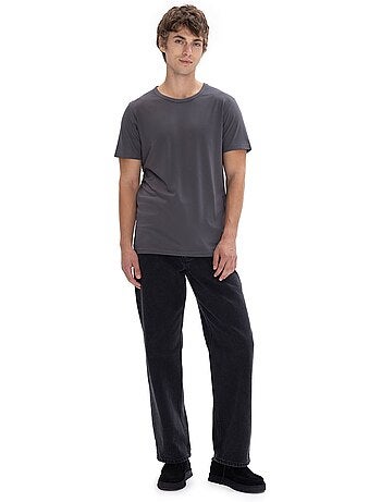 T-shirt masculina lisa com gola careca giesto