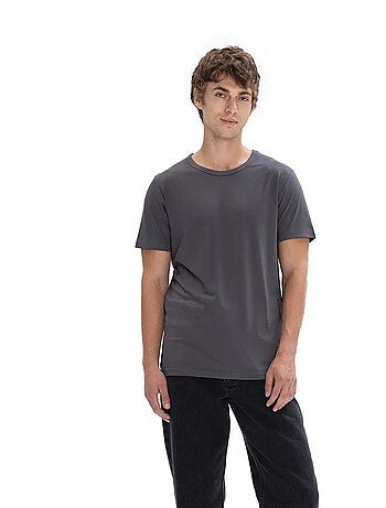 T-shirt masculina lisa com gola careca giesto