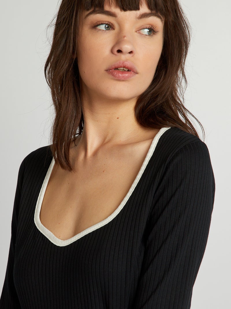 T-shirt nervurada com gola grande Preto - Kiabi
