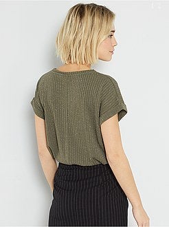 T-shirt nervurada em malha brilhante - Kiabi