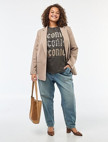 T-shirt 'Only 'Carmakoma' com estampado e mangas curtas