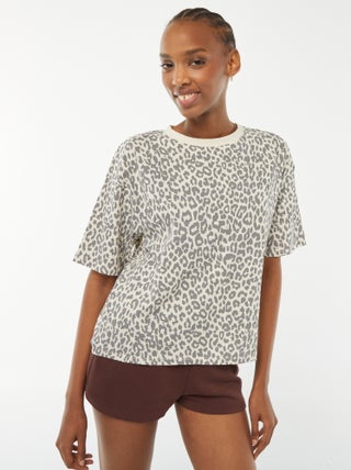 T-shirt oversize com estampado leopardo