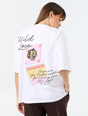 T-shirt oversize com estampado nas costas