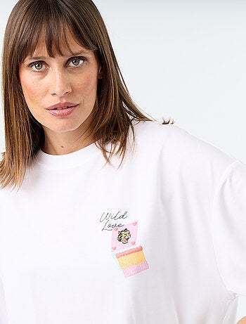 T-shirt oversize com estampado nas costas