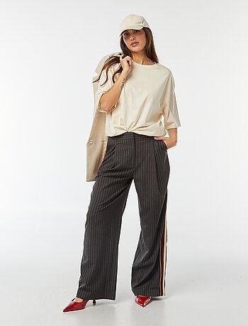 T-shirt oversize com gola redonda