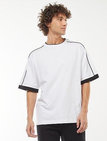 T-shirt oversize com linha