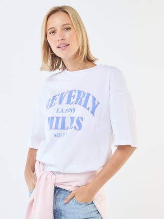 T-shirt oversize com mensagem