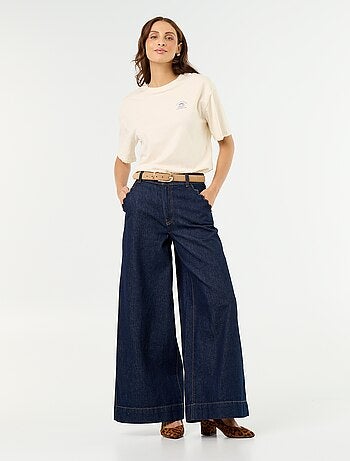 T-shirt oversize com mensagem