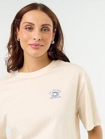 T-shirt oversize com mensagem