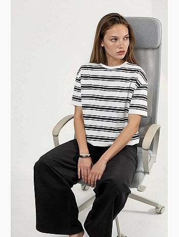 T-shirt oversized às riscas com gola redonda hiccup