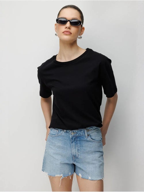 T-shirt oversized canelada com gola redonda mixray - Kiabi T-shirt oversized canelada com gola redonda mixray - Kiabi