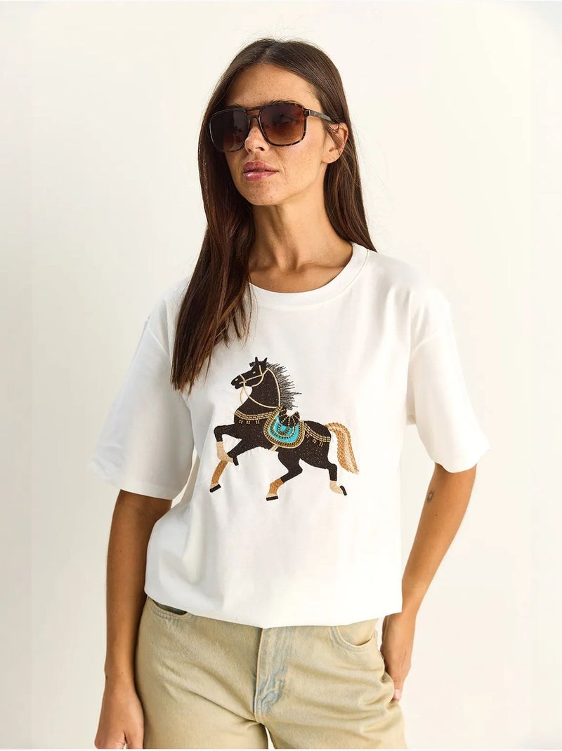 T-shirt oversized com bordado e lantejoulas, gola redonda lucci Branco - Kiabi