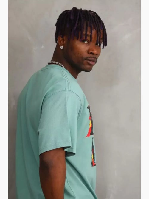 T-shirt oversized com gola redonda janes - Kiabi T-shirt oversized com gola redonda janes - Kiabi