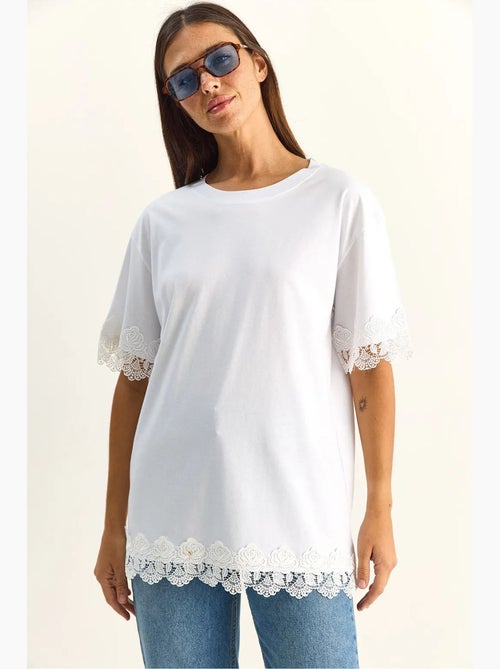 T-shirt oversized de algodão com gola redonda lucci - Kiabi T-shirt oversized de algodão com gola redonda lucci - Kiabi