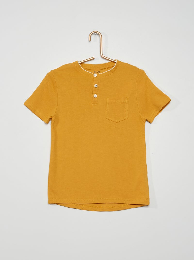 T-shirt pespontada com gola tunisina AMARELO - Kiabi