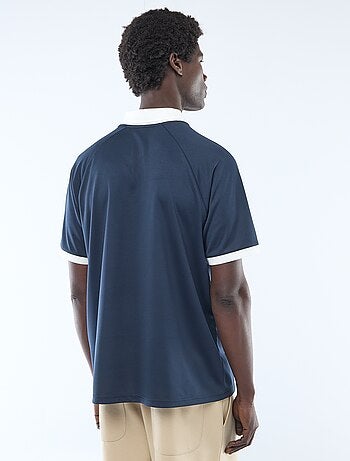 T-shirt polo estampado com mensagem