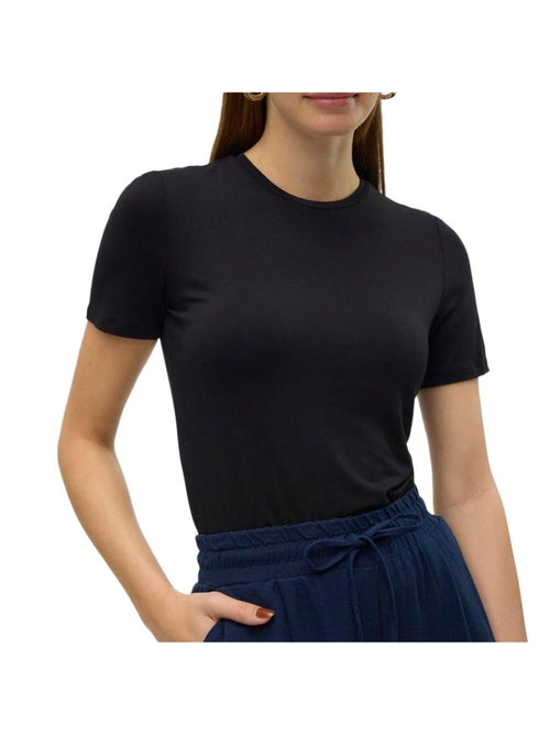 T-shirt Preto Feminino Vero Moda Malberte - Kiabi T-shirt Preto Feminino Vero Moda Malberte - Kiabi