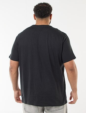 T-shirt 'Red Hot Chili Peppers' de manga curta