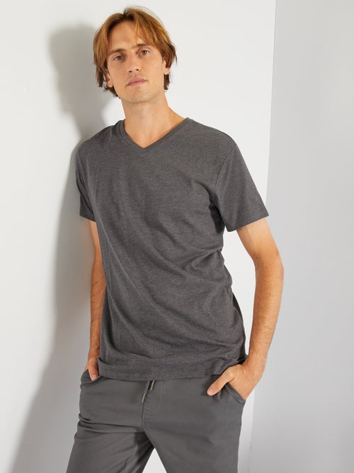 T-shirt regular em algodão com decote em bico - Kiabi