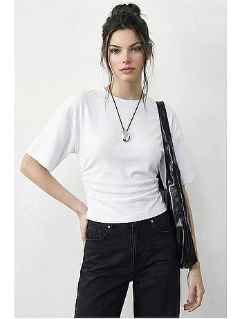 T-shirt regular fit com gola redonda lucci