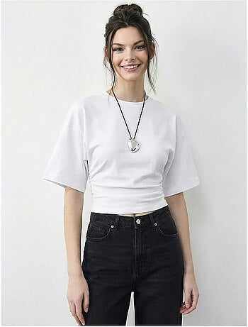 T-shirt regular fit com gola redonda lucci
