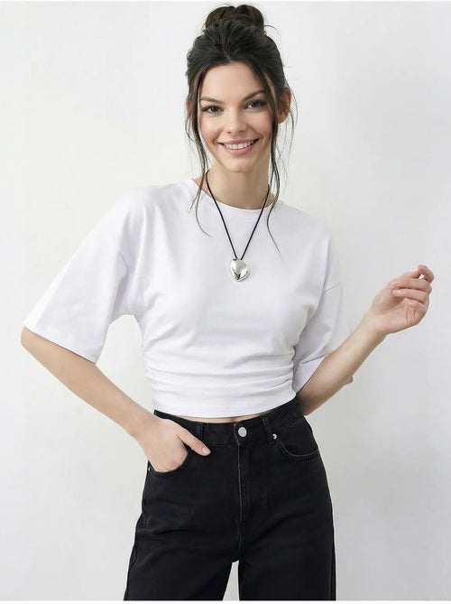 T-shirt regular fit com gola redonda lucci - Kiabi T-shirt regular fit com gola redonda lucci - Kiabi