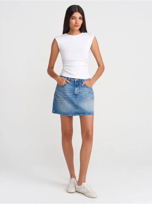 T-shirt sem mangas canelada com gola redonda, corte slim dilvin - Kiabi T-shirt sem mangas canelada com gola redonda, corte slim dilvin - Kiabi