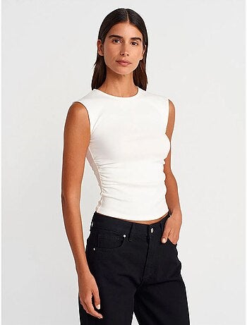 T-shirt sem mangas canelada com gola redonda, corte slim dilvin