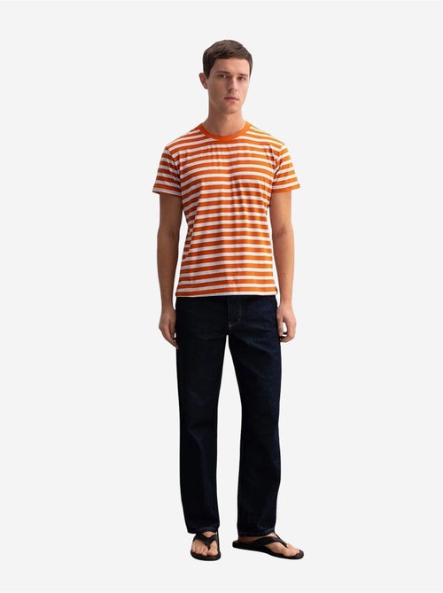 T-shirt slim fit às riscas com gola redonda giesto - Kiabi T-shirt slim fit às riscas com gola redonda giesto - Kiabi