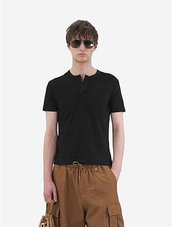 T-shirt slim fit com decote redondo e botões giesto