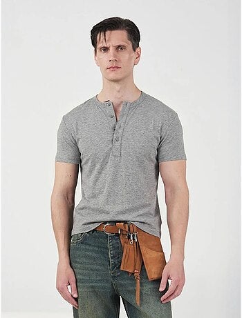 T-shirt slim fit com gola redonda e botões giesto