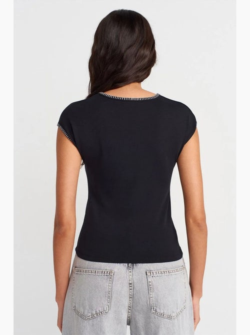 T-shirt slim fit de jersey de algodão com decote redondo dilvin - Kiabi T-shirt slim fit de jersey de algodão com decote redondo dilvin - Kiabi