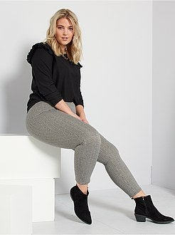 T-shirt texturada e com folhos - Kiabi