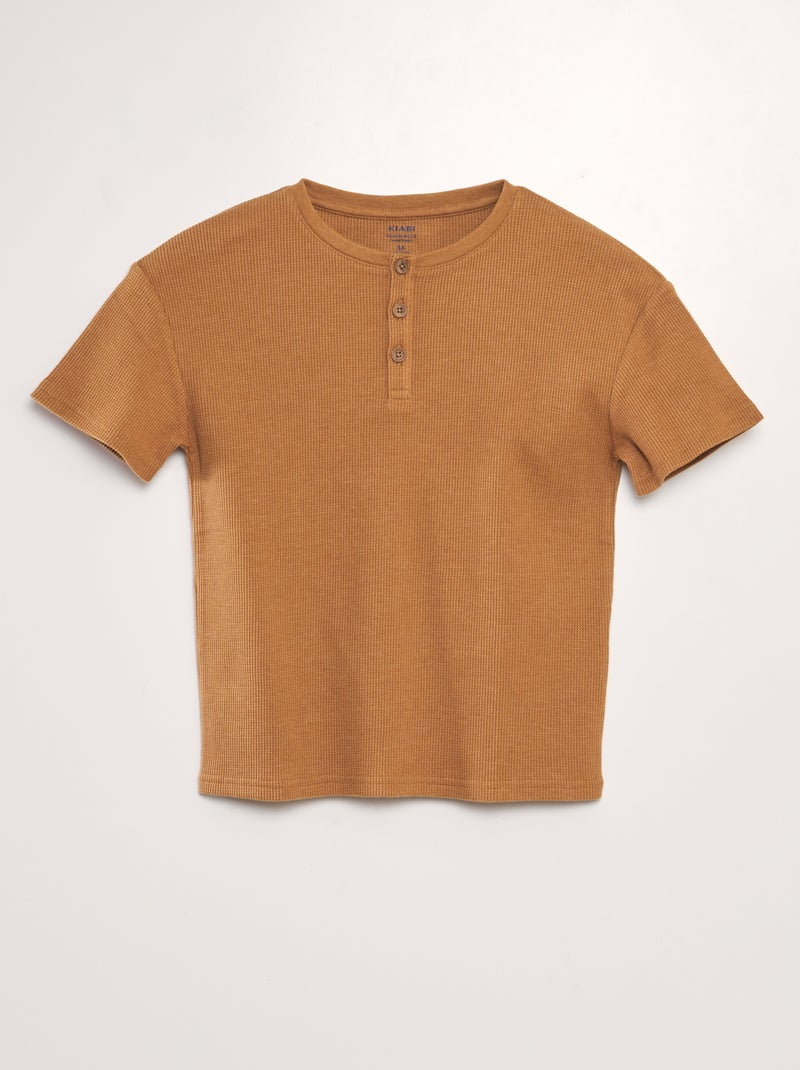 T-shirt texturizada com gola tunisiana CASTANHO - Kiabi