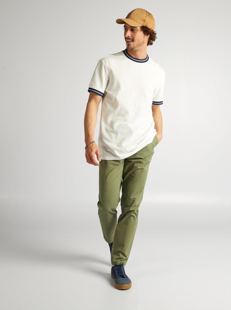 T-shirt texturizada com orlas contrastantes Branco - Kiabi