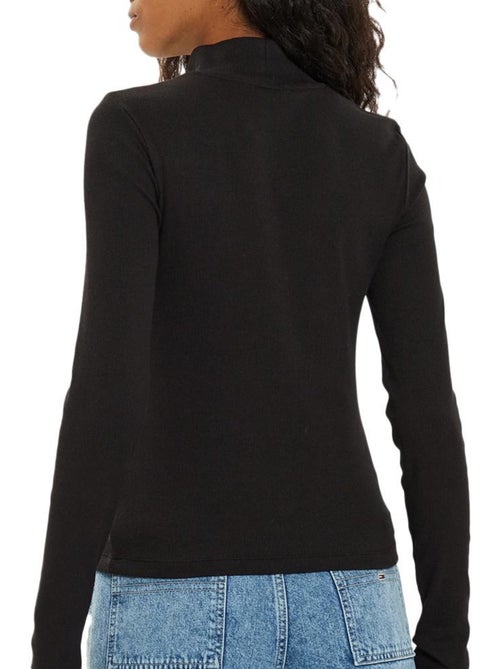 T-shirt Tommy Hilfiger Essencial Gola Alta Preto para Mulher - Kiabi T-shirt Tommy Hilfiger Essencial Gola Alta Preto para Mulher - Kiabi