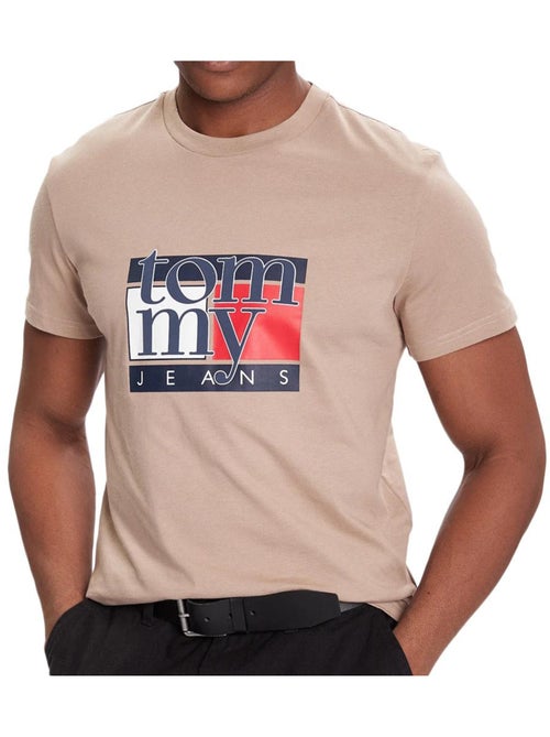 T-shirt Tommy Hilfiger Flag Castanho para Homem - Kiabi