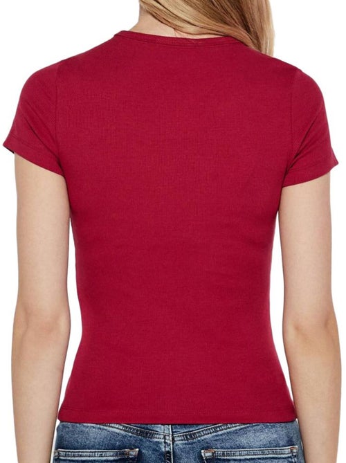 T-Shirt Tommy Hilfiger para Mulher com Crachá Rosa Escuro - Kiabi T-Shirt Tommy Hilfiger para Mulher com Crachá Rosa Escuro - Kiabi