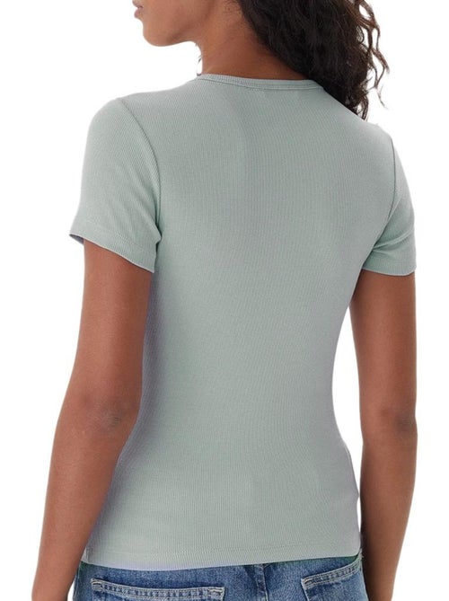 T-Shirt Tommy Hilfiger para Mulher com Crachá Verde - Kiabi T-Shirt Tommy Hilfiger para Mulher com Crachá Verde - Kiabi