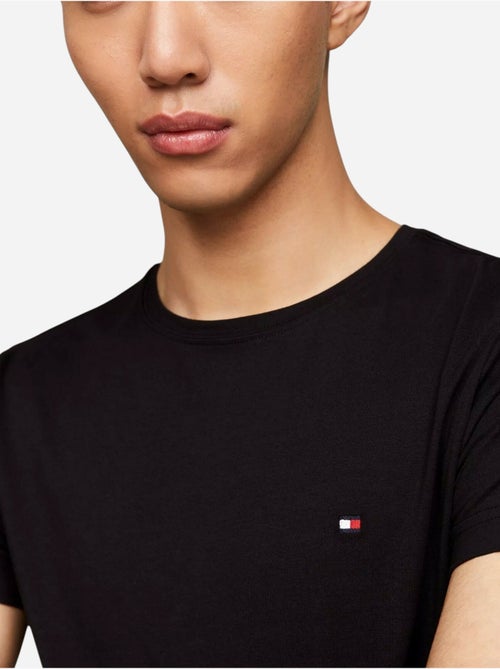 T-shirt tommy hilfiger tjm slim linear preto maçã para homem - Kiabi T-shirt tommy hilfiger tjm slim linear preto maçã para homem - Kiabi