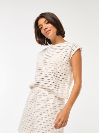 T-shirt top em croché ajurado