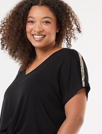 T-shirt 'Vero Moda' gola V com lantejoulas